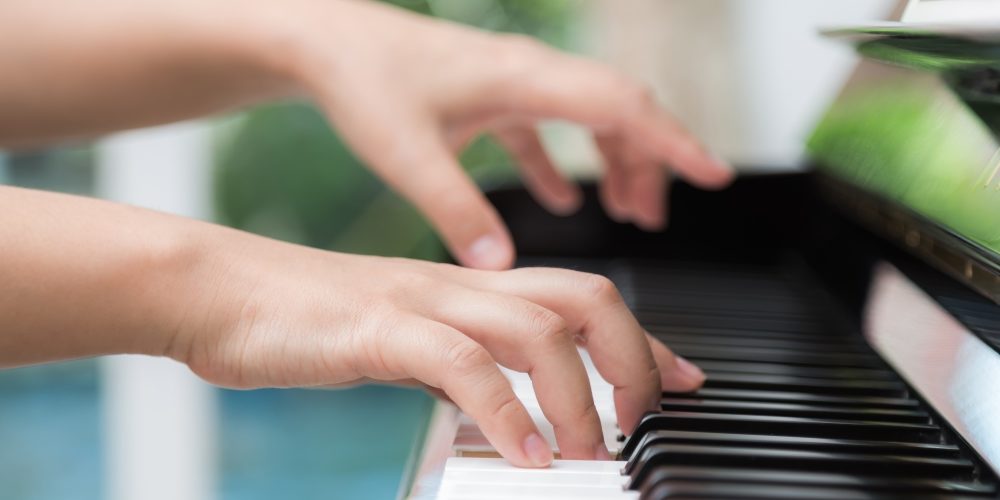 10 canções de piano fáceis para iniciantes